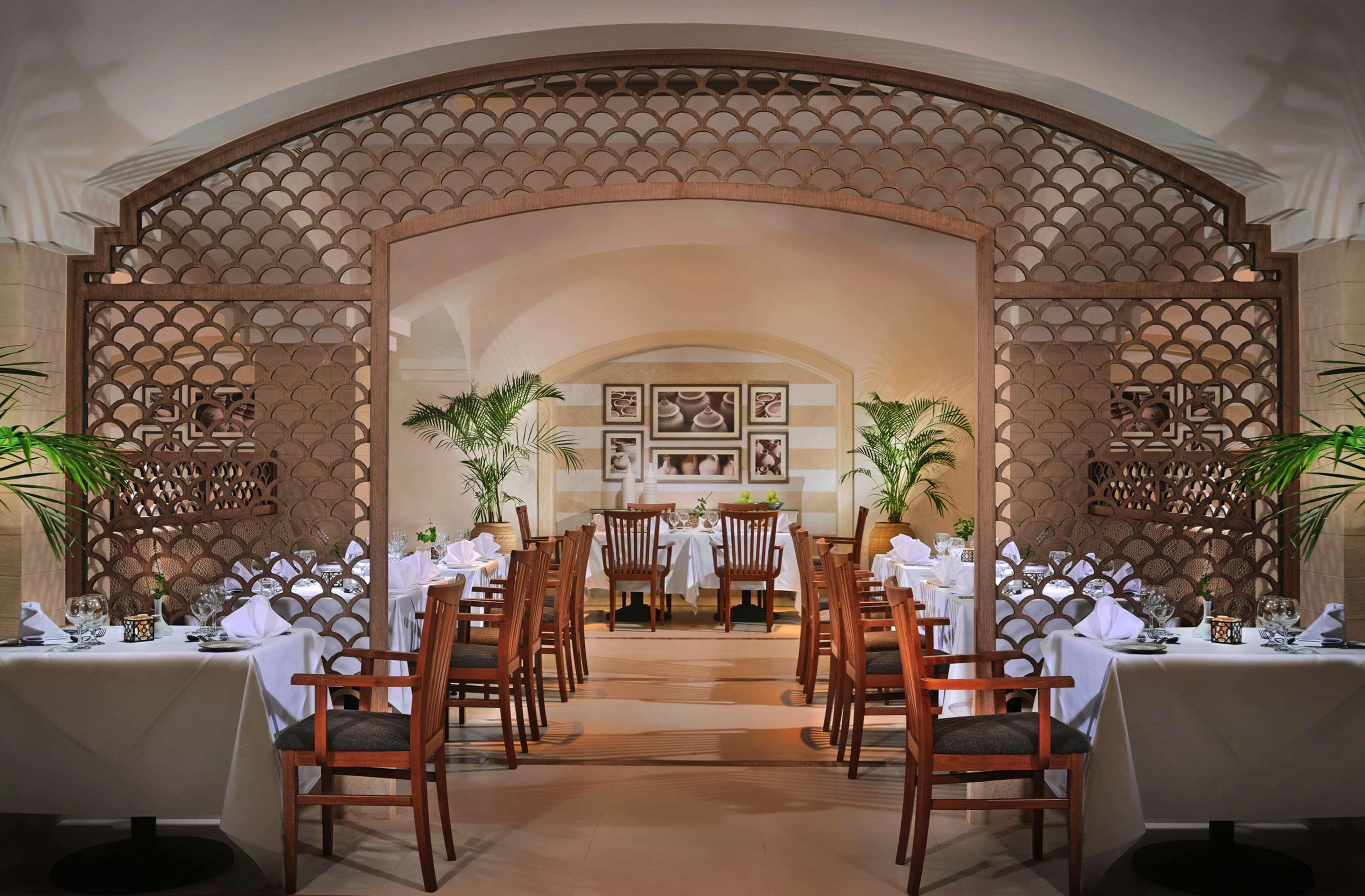 Hotel Steigenberger Alcazar Šarm aš-Šajch Exteriér fotografie The restaurant at the Four Seasons Hotel, Cairo