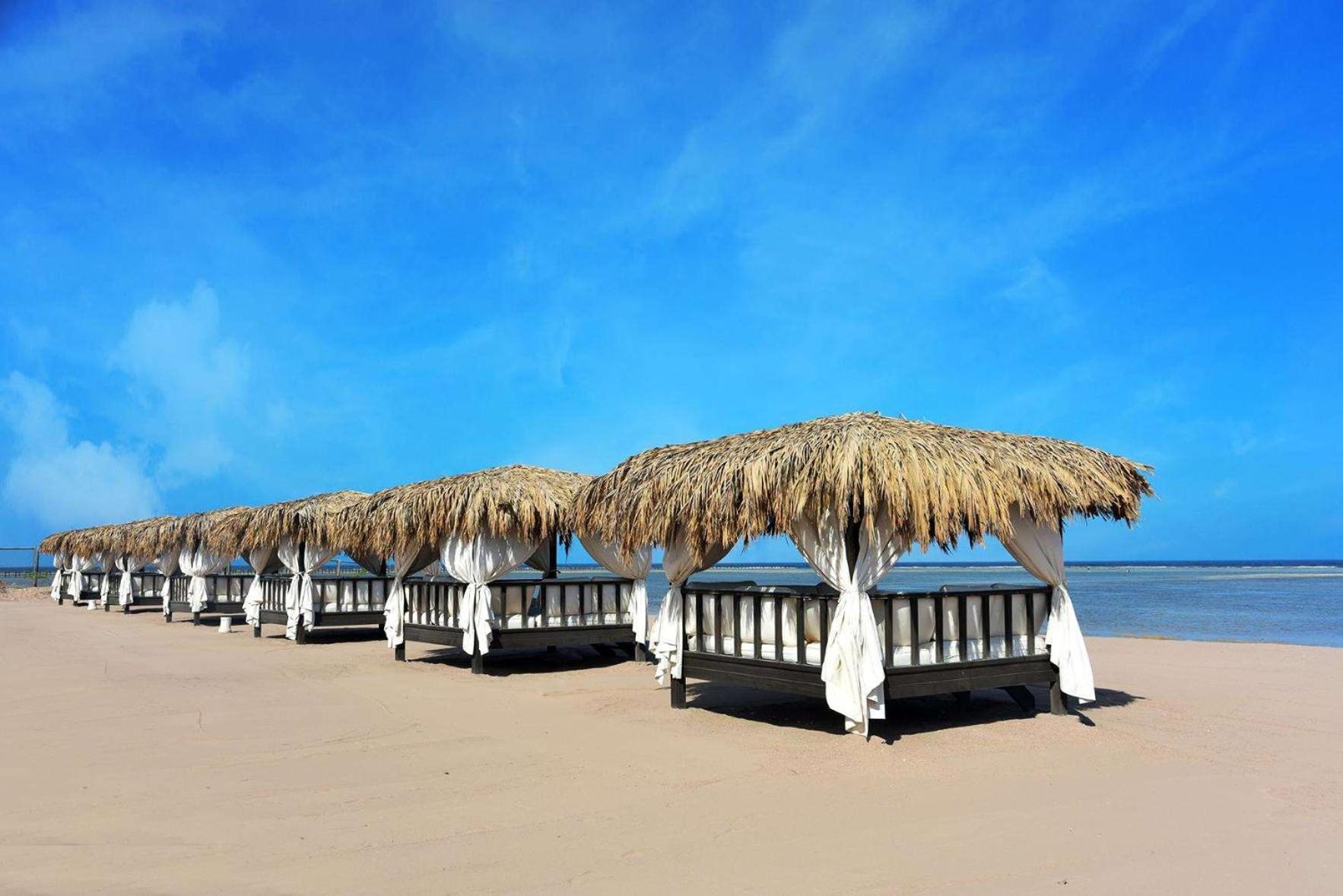 Hotel Steigenberger Alcazar Šarm aš-Šajch Exteriér fotografie Beach at the Hilton Sharm El Menara