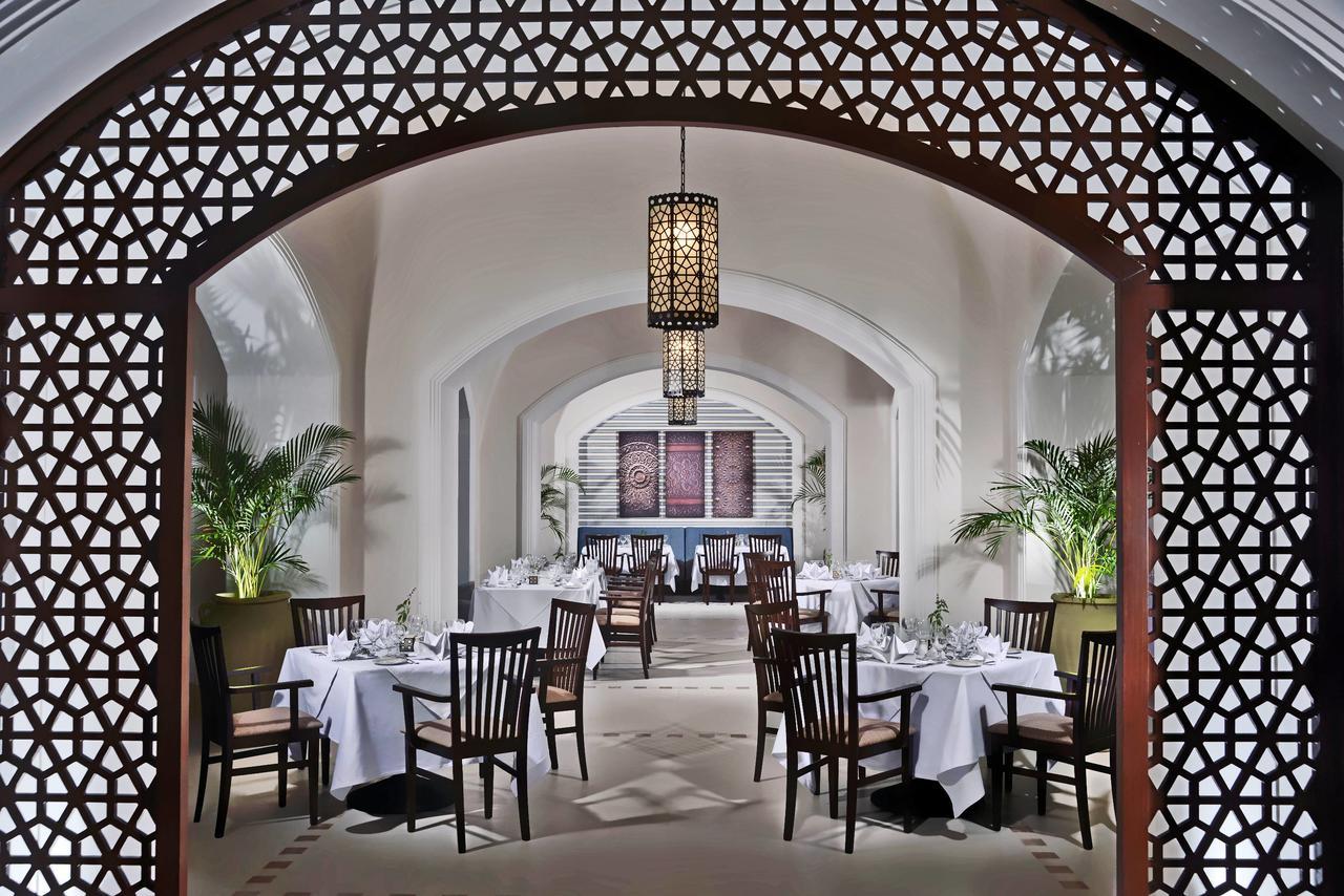 Hotel Steigenberger Alcazar Šarm aš-Šajch Exteriér fotografie The restaurant at the Four Seasons Hotel, Cairo